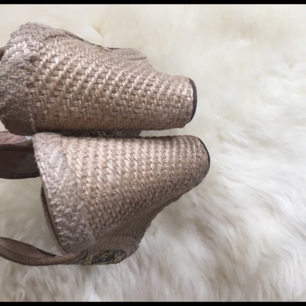 Andre Assous Payton Sling Back Espadrille Wedges - Picture 8 of 8